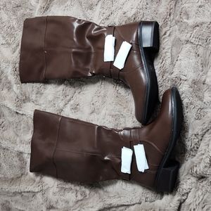 Nwt & box Sz 8 Dark Brown Arizon zip boots